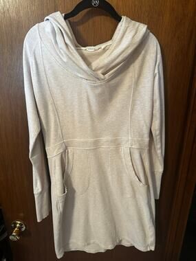 ATHLETA OATMEAL CREAM  HOODIE DRESS W/POCKETS; SIZE MED